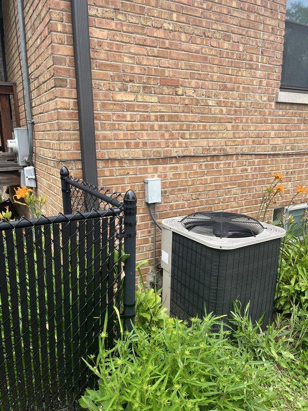Responded to service call for residential cooling system failure with condenser humming but not engaging. Diagnosed failed compressor motor and inadequate cooling capacity on aging outdoor unit. Provided comprehensive estimate for complete HVAC system replacement including new condenser unit, air handler, and necessary electrical connections.