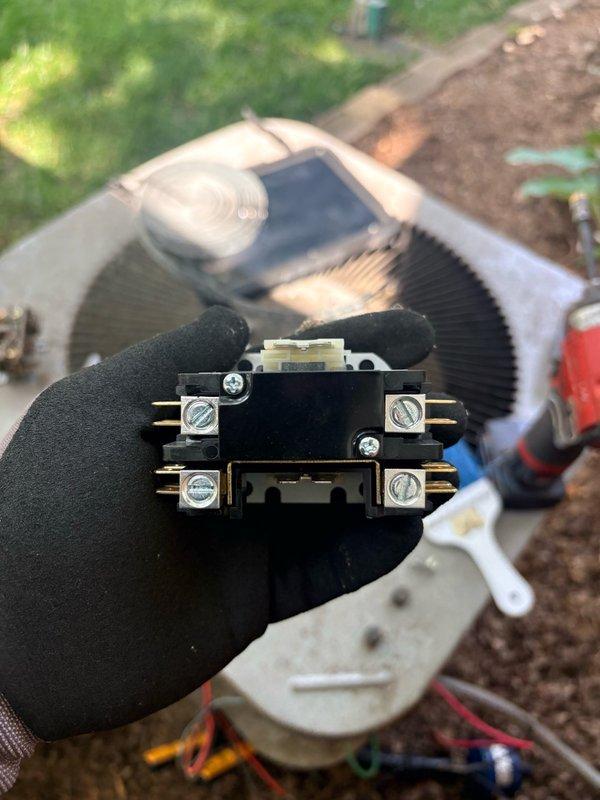 Responded to no-cool complaint on aging HVAC unit from the 1980s-90s era. Diagnosed failed contactor preventing compressor operation. Replaced defective contactor with new component, restored power to compressor circuit, and verified system returned to normal cooling operation.