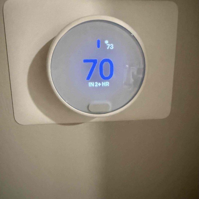 Responded to service call for system leak detection. Performed diagnostic evaluation of A/C system components and removed valve screen assembly from outdoor unit for inspection. Continued troubleshooting procedures to isolate source of refrigerant leak. System currently set to 70°F with ambient temperature at 73°F. Further leak detection work required to pinpoint exact location of system failure.