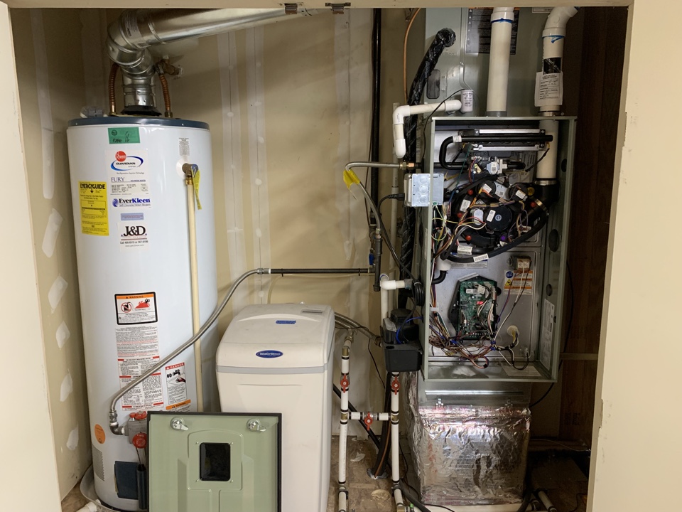 Tune up maintenance on an American Standard 96% Gas Furnace 