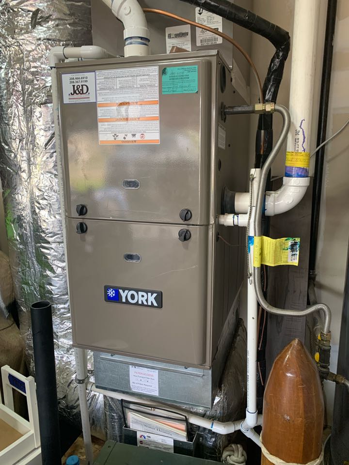 Nampa, ID - Furnace and water heater tune up