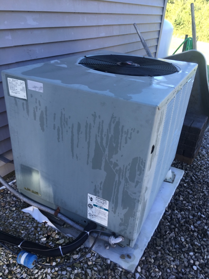 Fall maintenance on a Rheem heat pump 