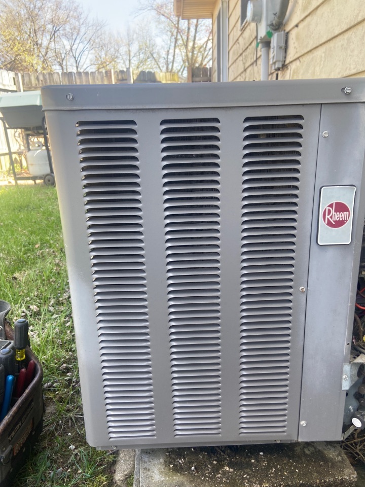 Cooling maintenance on a Rheem heat pump 