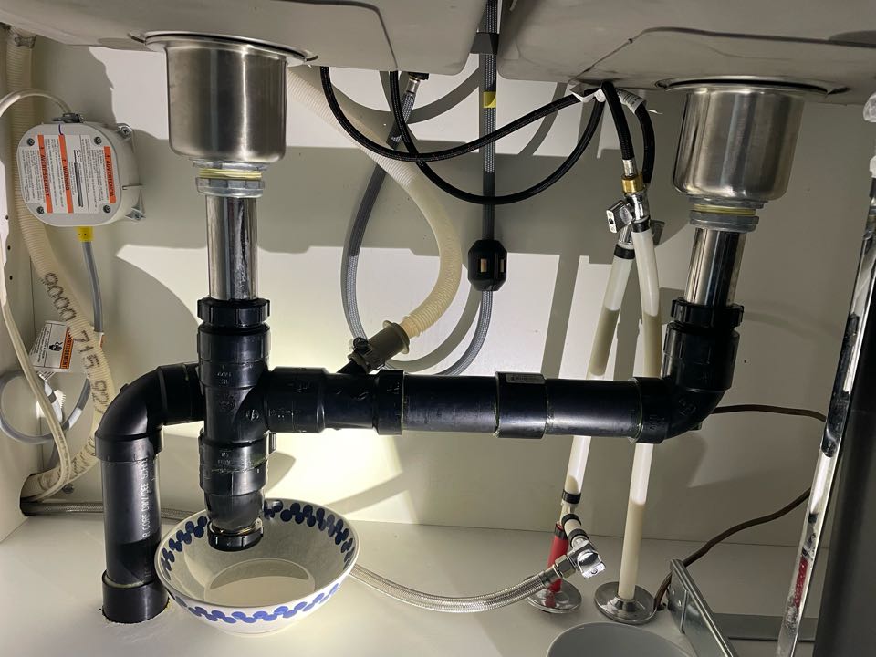 Fixed kitchen sink drain 