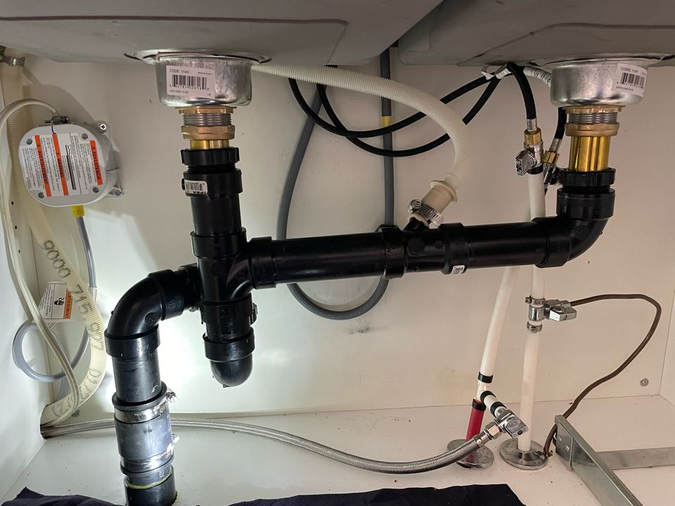 Fixed kitchen sink drain 