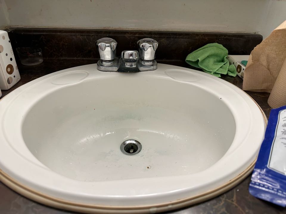 Replacement bathroom sink faucet 