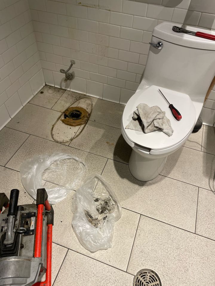 Snake and clear blockage from toilet at pinks square one 