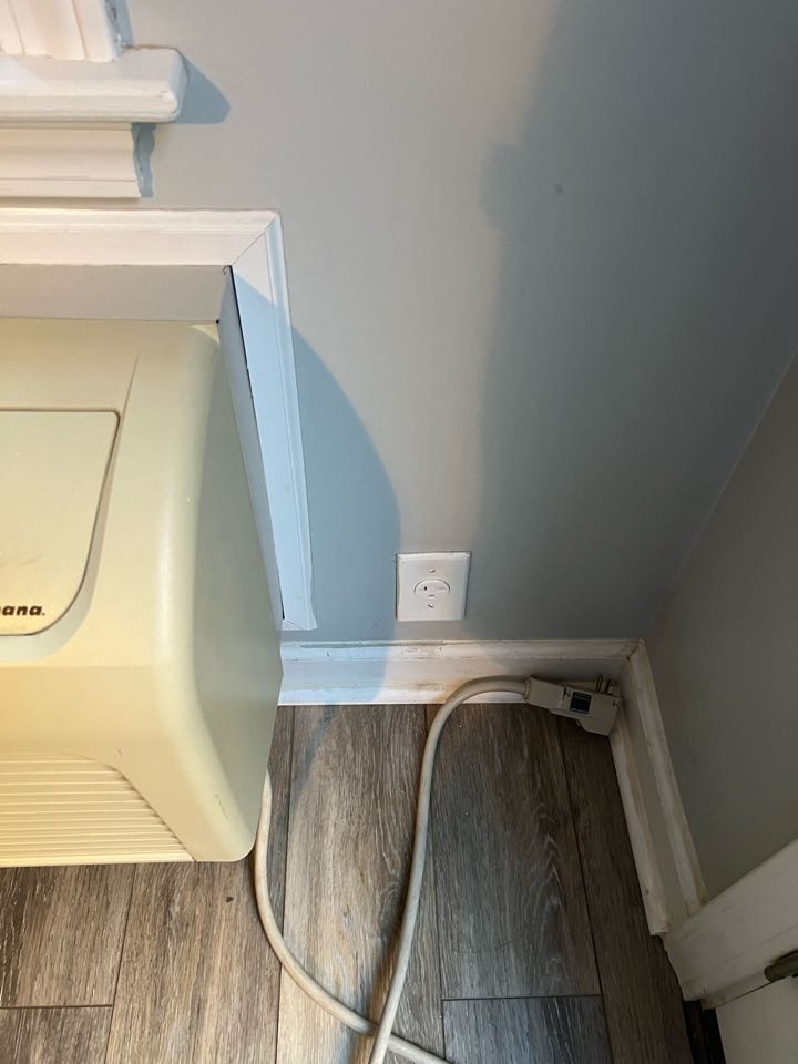 Installed customer supplied 240v outlet 