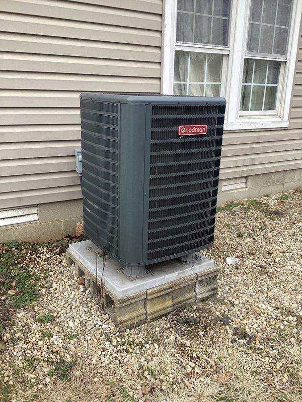Performed basic monthly CCHP-Heating maintenance on Goodman HVAC system, including replacement of 20x25x1 filter. Inspected thermostat operation and confirmed proper heat settings at 68°F. Unit is functioning normally with no issues detected.