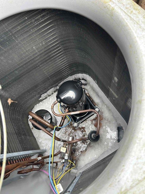 Completed scheduled heat maintenance on Carrier HVAC system. Inspected compressor, electrical connections, and refrigerant lines - all components in normal working condition. Replaced 14x20x1 filter and renewed maintenance agreement through 4/6/2025.