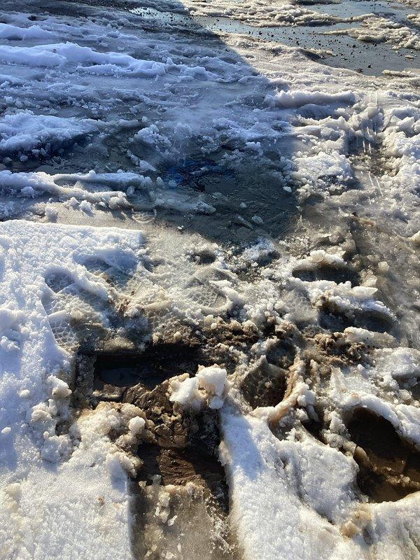 Responded to customer's emergency call regarding broken pipe affecting toilet function. Upon arrival, observed significant ground saturation and water pooling in the yard area, with visible ice/snow melt mixing with water from the leak. Diagnosed and repaired broken waste pipe, restoring proper toilet function and drainage.