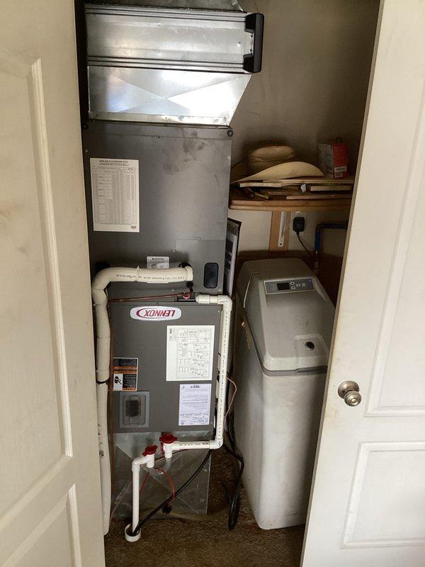 Performed scheduled Basic Monthly maintenance on a Lennox furnace system. Inspected the 20x20x4 filter (not replaced), checked all connections, and confirmed proper operation of the heating system. Equipment is functioning normally with no visible issues or anomalies detected in the furnace or associated ductwork.