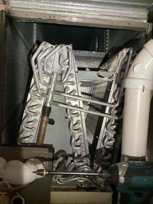 Performed monthly CCH basic maintenance service on heating system. Inspected heat exchanger coils and associated components for proper condition. Conducted combustion analysis with readings showing CO at 14P, CO2 at 7.7%, and excess air at 54.5%, indicating system is operating within acceptable parameters.