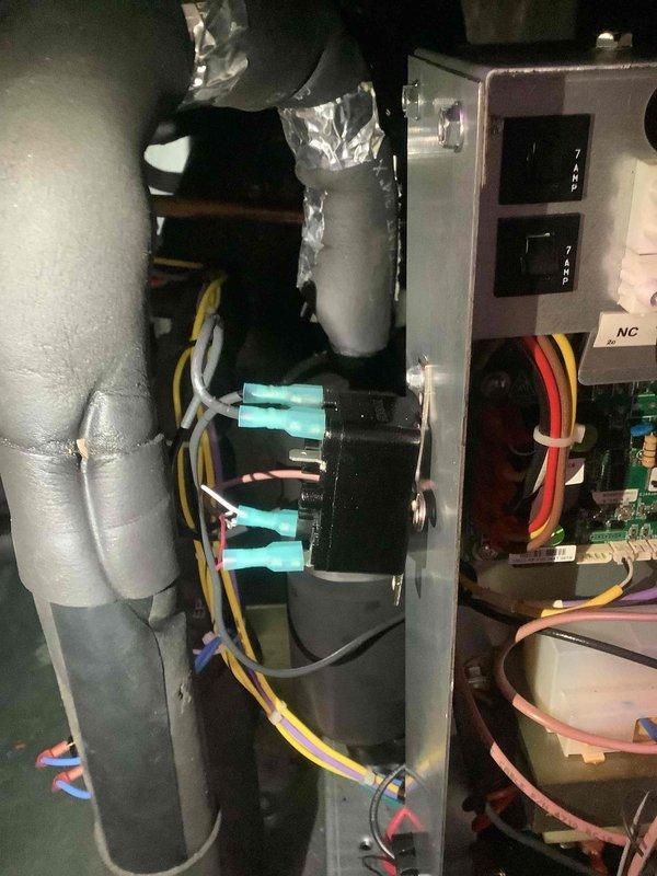 Responded to callback for geothermal system shutting down and not producing floor heat. Performed diagnostic inspection of control panel and electrical components, verifying proper operation of all pumps and water circulation. System was cycled and monitored for 30 minutes with no faults detected, confirming proper functionality at 40psi in/35psi out with 32°F in/25°F out temperatures.