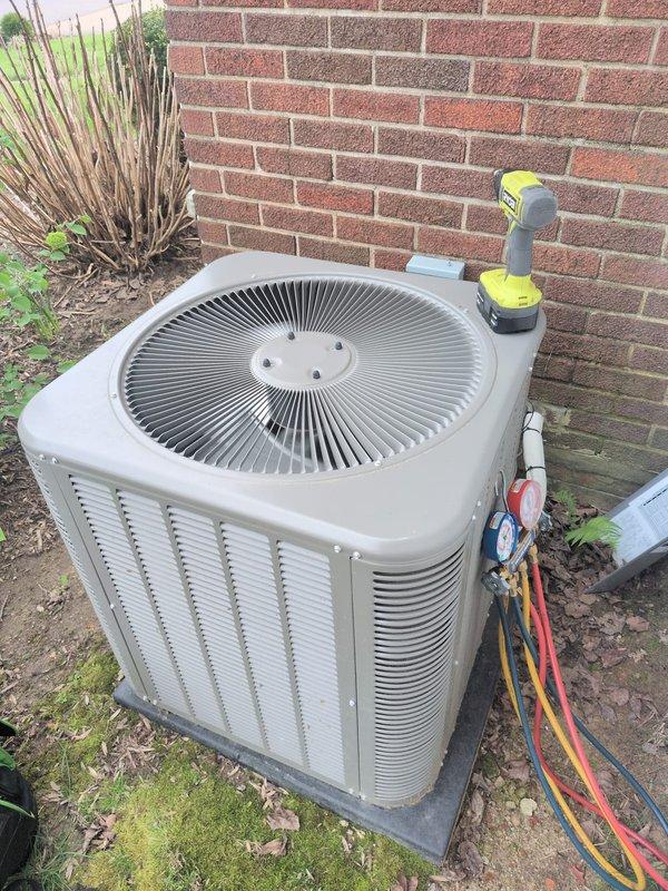 Completed comprehensive HVAC maintenance including CCH service and basic system renewal. Replaced 20x25x4 air filter and performed standard heating system inspection. Verified thermostat operation and checked outdoor condenser unit with manifold gauges to ensure proper refrigerant pressures and system performance.