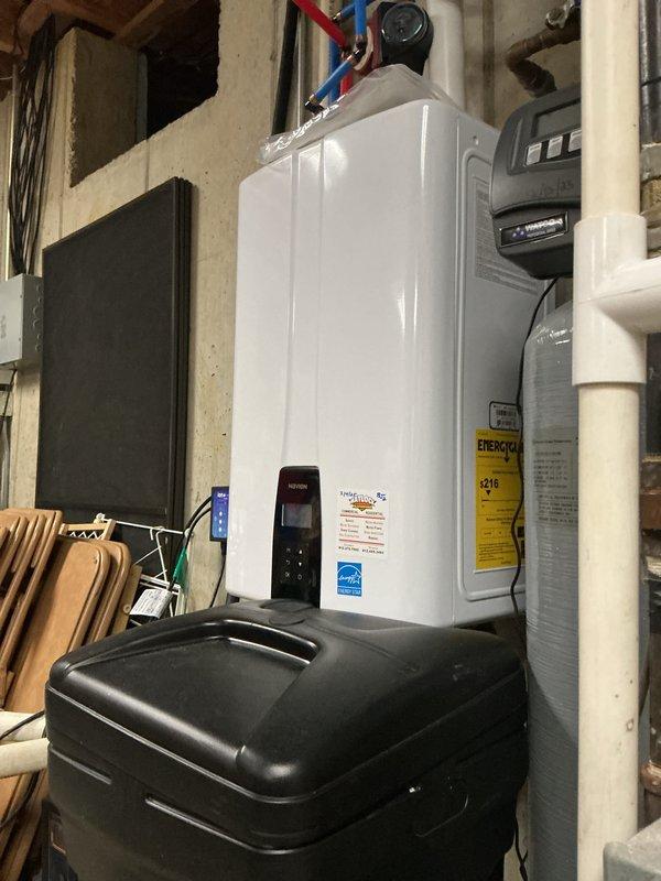 Performed comprehensive cooling maintenance on 10-year-old air conditioning system. Conducted complete system inspection and tune-up with no issues identified. Utilized refrigerant manifold and micron gauge to verify proper refrigerant pressures and system performance, confirming all parameters within manufacturer specifications for optimal operation.