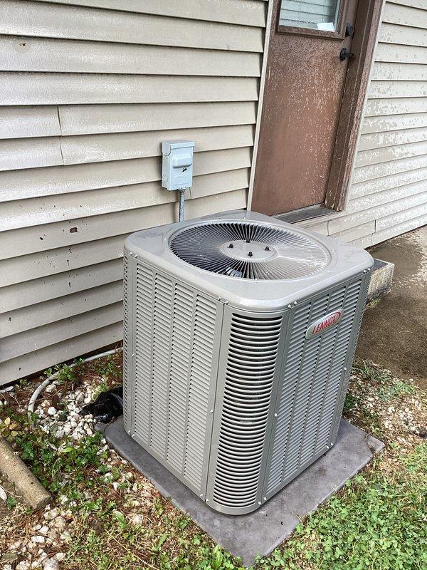 Completed CCC Basic Monthly Filter maintenance service on Lennox residential cooling system. Performed standard inspection of outdoor condenser unit, verified operational status of all components including capacitor and electrical connections, and documented equipment condition. Customer to supply 20x25x4 filter separately as not included in this service visit.