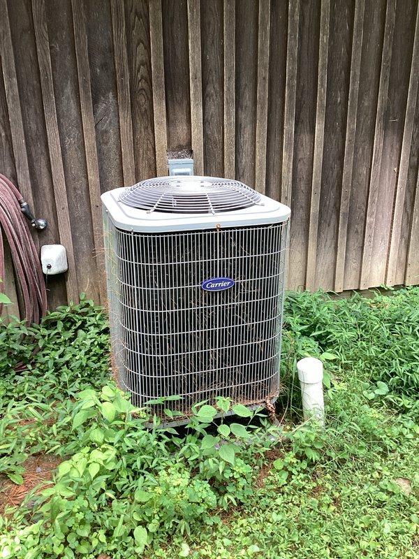 Completed comprehensive heating and cooling preventive maintenance on Carrier system. Performed standard CCHP protocol including inspection of outdoor condenser unit, verification of thermostat operation showing Côr programmable unit functioning properly in auto mode, and all routine maintenance tasks per value monthly agreement. Customer requires 20x20x4 filter which was not included in this service visit.