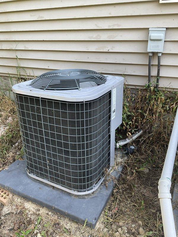 Performed on-site evaluation of residential cooling system with failed compressor. Inspected outdoor condenser unit and indoor air handler, documented equipment condition through photography, and assessed system components to determine replacement was most cost-effective solution. Provided comprehensive estimate for complete HVAC system replacement including new condenser unit, air handler, refrigerant lines, electrical connections, and thermostat controls.