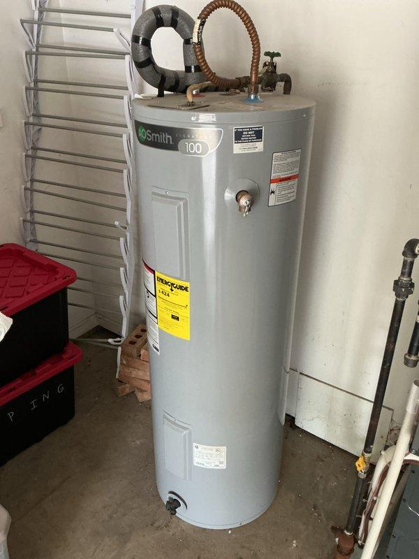 Performed Comfort Club Cooling maintenance on residential gas furnace and HVAC system. Completed standard preventive maintenance procedures including visual inspection of equipment, verification of proper operation, and documentation on service history card. Filter size required is 20x20x4, which was not included with this basic monthly maintenance visit. System components including water heater, furnace, and associated plumbing connections were inspected and found to be in serviceable condition. Updated maintenance records for customer files.