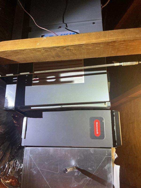 Completed Basic Cooling Visit - Monthly recurring maintenance service on residential HVAC system. Performed standard inspection of air handler unit and verified thermostat operation showing 72°F in cooling mode with fan set to auto. All equipment operating within normal parameters at time of service.