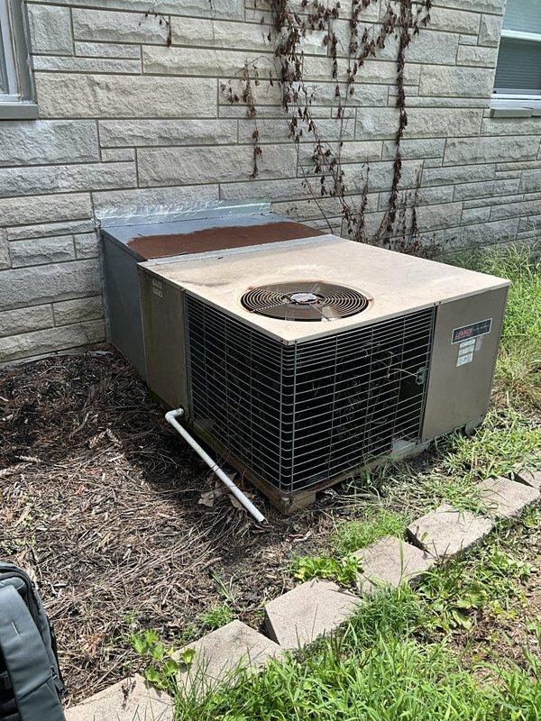 Performed estimate on residential Bryant cooling system experiencing operational failure. Diagnosed failed condenser fan motor and complete refrigerant loss. Documented unit condition and provided assessment for necessary repairs to restore system functionality.