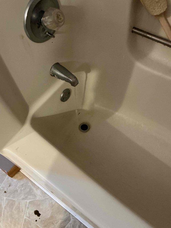 Responded to service call for clogged kitchen sink and malfunctioning upstairs bathtub drain. Successfully cleared blockage from kitchen sink drain line, restoring proper water flow and drainage. Inspected and addressed drainage issues with upstairs bathtub, ensuring both fixtures were operating correctly upon completion.