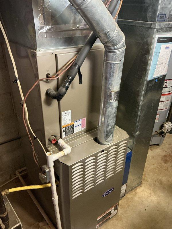 Completed CCC Basic Monthly maintenance service on residential HVAC system. Performed standard cooling season inspection including checking 10 MF capacitor operation and electrical connections, verified all wiring terminations secure, and inspected furnace cabinet and ductwork connections. System operating within normal parameters; customer advised that 20x25x4 filter is not included in service and should be maintained separately.