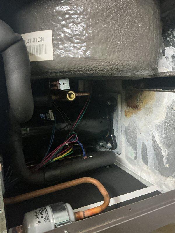 Completed basic monthly cooling maintenance visit on HVAC system. Performed visual inspection of blower motor assembly, evaporator coil, electrical connections, and refrigerant lines. All components found in good working condition with evaporator coil clean and free of debris, control wiring properly secured, and no visible signs of damage or deterioration noted.