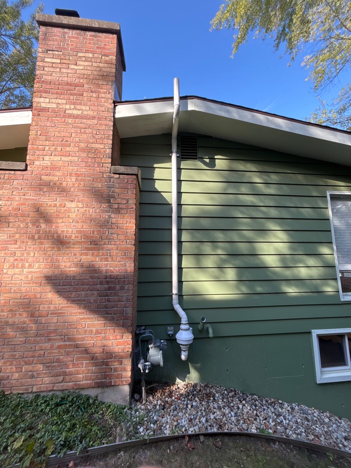 East Grand Rapids, MI - Do you want me to? We have elevated radon levels within the east Grand Rapids area. This is an exterior fan installation for a radon mitigation system. East Grand Rapids, MI - Do you want me to? We have elevated radon levels within the east Grand Rapids area. This is an exterior fan installation for a radon mitigation system.