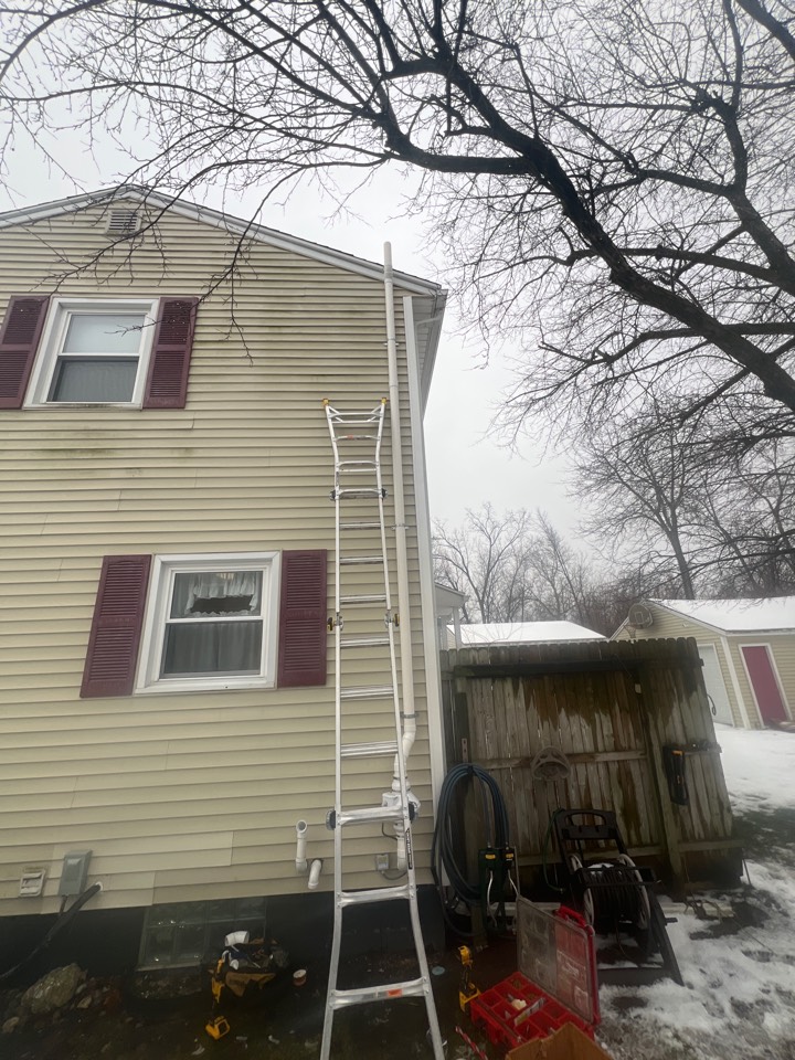 Radon mitigation system installation 