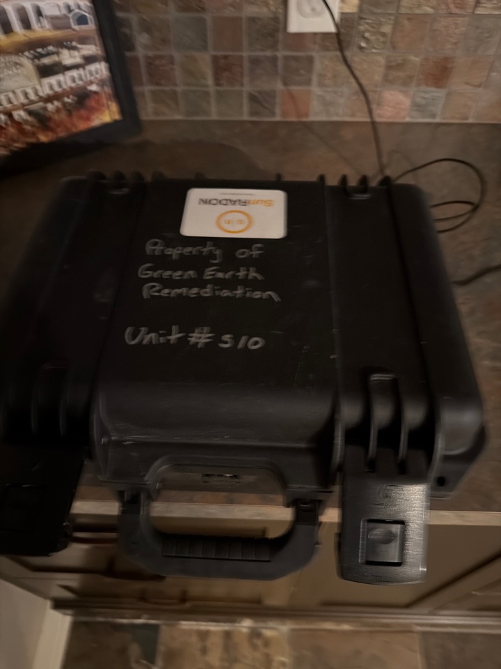 Radon test being set