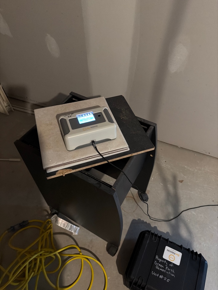 Setting a radon test in Kentwood 