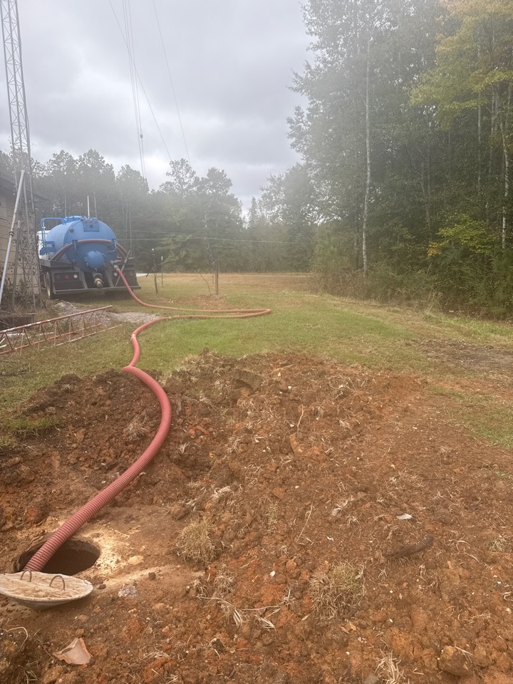 Clanton, AL - Septic tank pumping and installation 