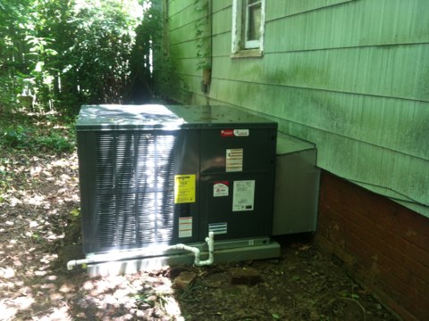 Happy Customer!! We replaced a 15 year old Heat pump package unit with a new high efficiency unit. This customer now has COLD air. 