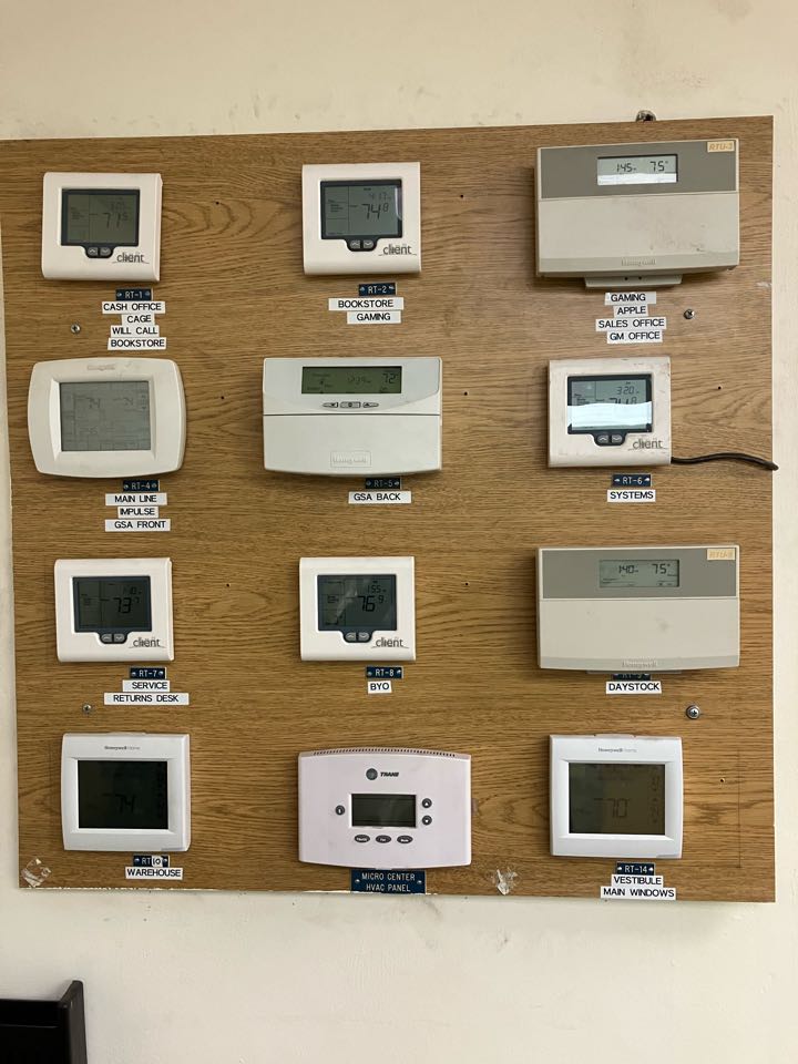 Heating Thermostats replace or repair at AVS Heating and Air Conditioning. 