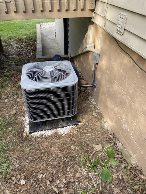 Granville, OH - After removing the Lennox Electric furnace and Lennox heat pump, I installed a Carrier Multi-Speed X-13 3 Ton Electric Furnace / Slant and a Carrier 14 SEER 3 Ton Heat Pump. Cycled and monitored the system. Operating normally at this time. Included with the installation is a free 1 year service maintenance agreement. Granville, OH - After removing the Lennox Electric furnace and Lennox heat pump, I installed a Carrier Multi-Speed X-13 3 Ton Electric Furnace / Slant and a Carrier 14 SEER 3 Ton Heat Pump. Cycled and monitored the system. Operating normally at this time. Included with the installation is a free 1 year service maintenance agreement.