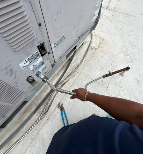 Georgetown, TX - Gas leak search on roof