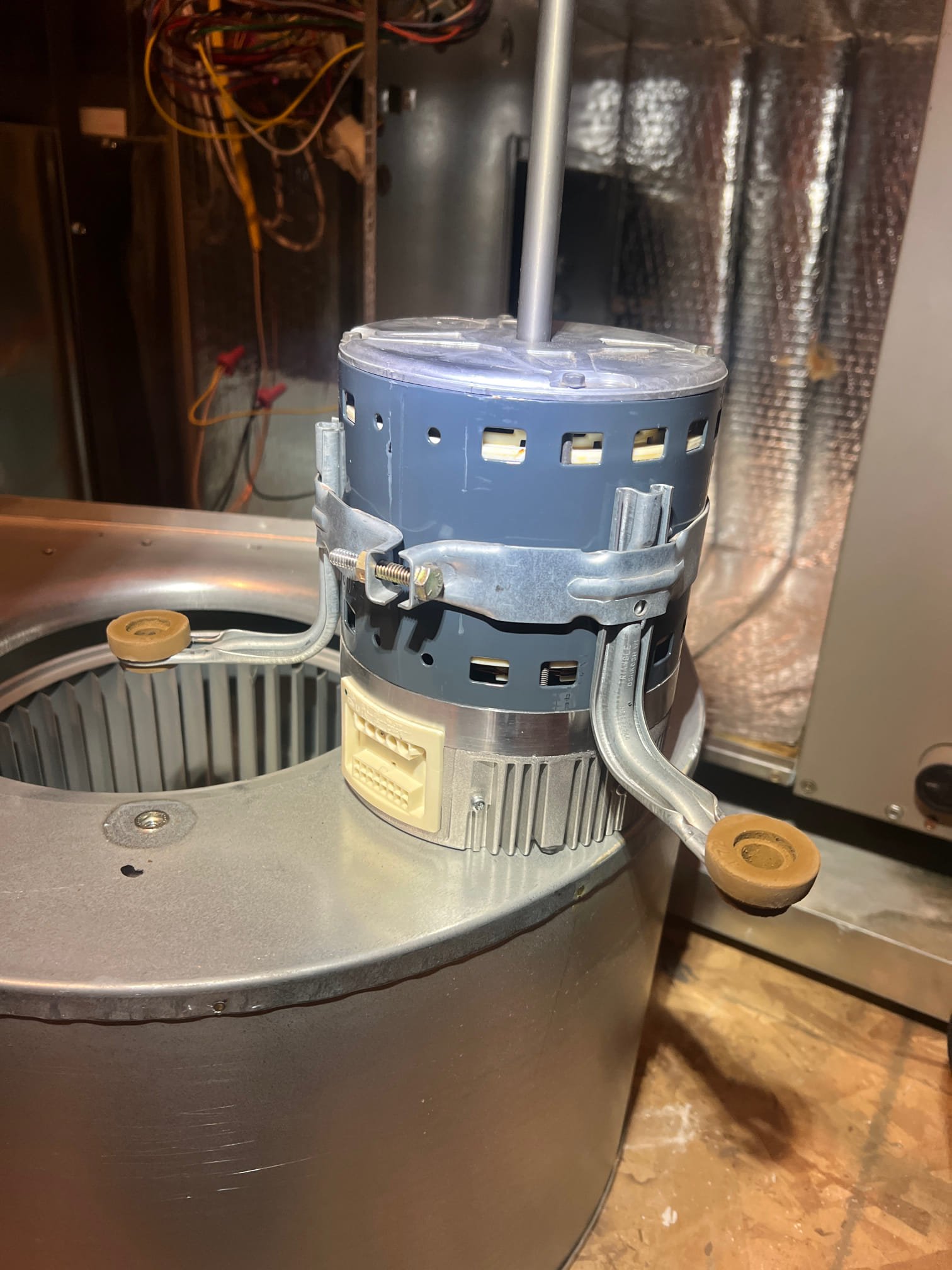Returned and replaced the indoor blower motor and the unit is operating properly at this time producing a 20° temperature split