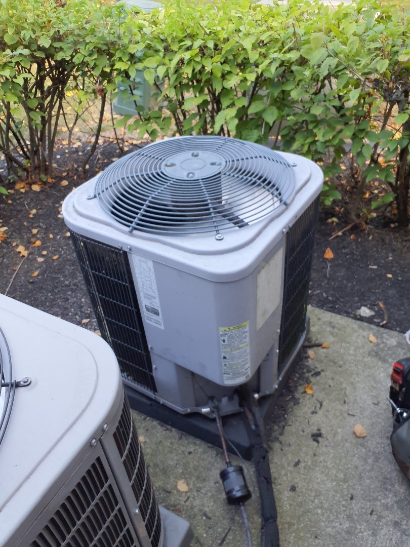 Replaced a capacitor on an ICP comfortmaker AC unit.  This fixed the no cool call.