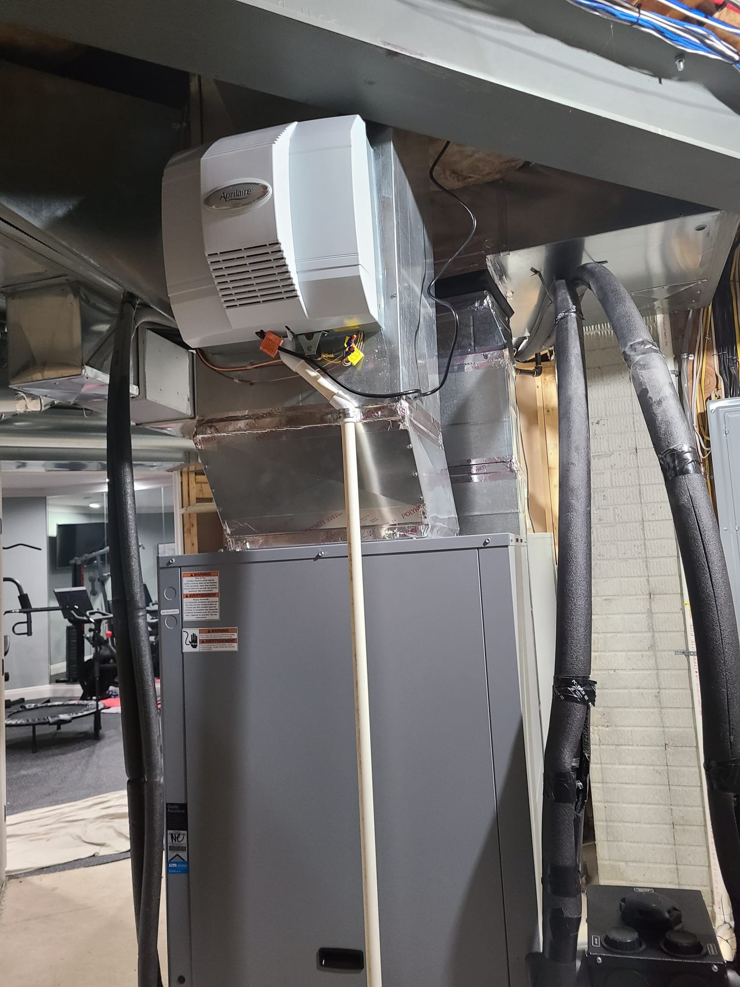 Install Water Furnace 5 Series Forced Air Geothermal Package Low GWP Unit
Model #: W5AV072BD1A12CTL2B10
Serial #: 250300274
Left Side Return
Refrigerant - R-454B
6 Ton with 15 KW Backup electric heat
Up to 4.8 COP/30.0 EER
2” Merv 11 Filter
High Efficiency Dual Capacity Scroll Compressor
Premium Variable Speed ECM Blower Motor
3 Heat/2 Cool
Aurora Advanced Controller 
Honeywell Vision Pro 8000 Wifi Thermostat
2 Pump Non-Pressurized Flow Center with Connection Kit
Hot Water Generation (Hook to Existing Tank)
Hook to existing Loop Field
Disconnect Zone System
Warranty: (Annual maintenance must be performed)
Water Furnace 10 Year Parts
Water Furnace 5 Year Labor
Flow Center and Accessories 5 Year Parts and Labor
Installation:
*Reconnect to existing loop and top off antifreeze as needed.
*Reconnect to existing high voltage electrical circuit
*Transition to existing supply and return duct

***30% Federal Tax Credit Eligible
**High Voltage Electric to be Done by Others**
**Westin Air Not Res