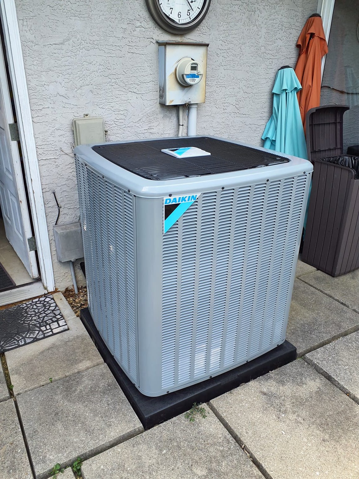 Install New Daikin Single Stage Air Conditioner
Model #: DC5SEA3010AA
Serial #: 2506032762
2.5 Ton - 15 SEER2
*Matching Indoor Coil
Model #: CAPTA3022B3AA
Serial #: 2504333180

Installation:
* Reconnect to existing electric
* Transition to existing supply and return ductwork
* Start up and commission new system
* Dragonfly Furnace Adapter

Warranty:
12 Year Daikin manufacturers Parts Warranty (Annual maintenance must be performed)
2 Year Westin Air Labor Warranty (Annual maintenance must be performed)