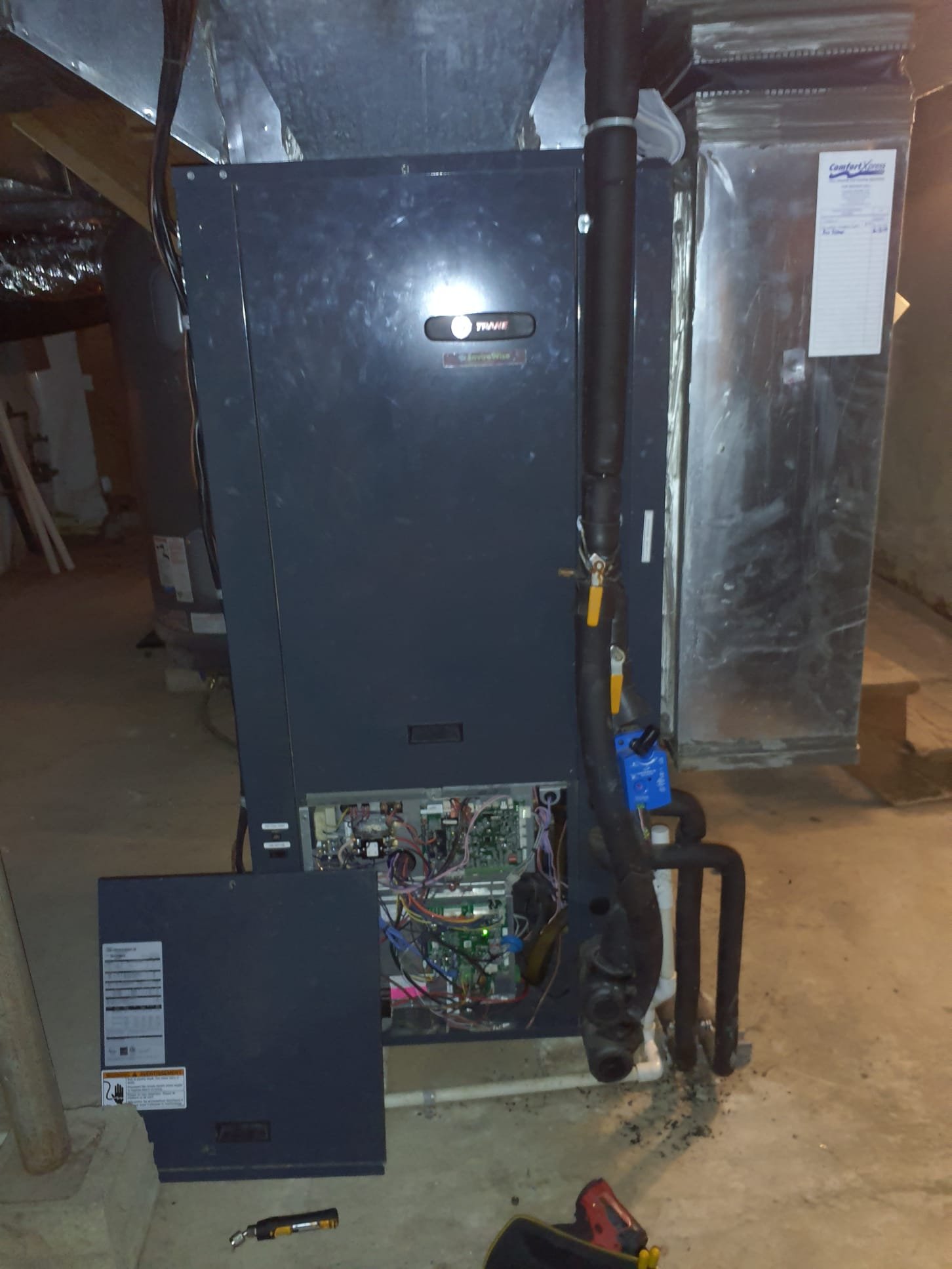 Diagnosed no water flow from well pump
Well pump pulls 20A for a few seconds and drops to 0
Appears to be a locked up pump