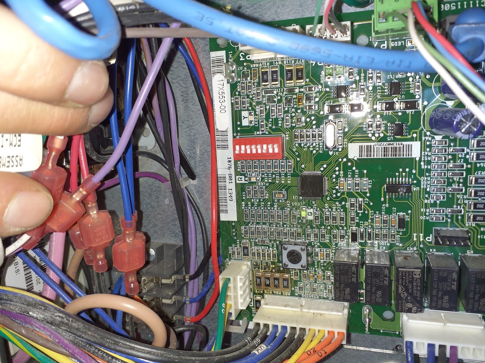 Waterfurnace 5 series
Closed pressurized loop
Communicating thermostat throwing a communication fault 
Plugged Aid tool into diag port
Aid tool throwing comm fault
Reset power to geo
System operating normally
Most likely cause is a failing control board
Ordered board
Will return asap when we receive the board