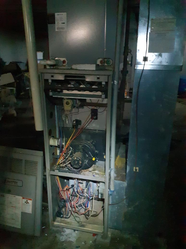 1999 janitrol 90% furnace in extremely poor shape
Repairs will exceed cost of new furnace
Recommend replacement of furnace and heat pump
2.5T heat pump
25' line set
2" exhaust is solid core pipe