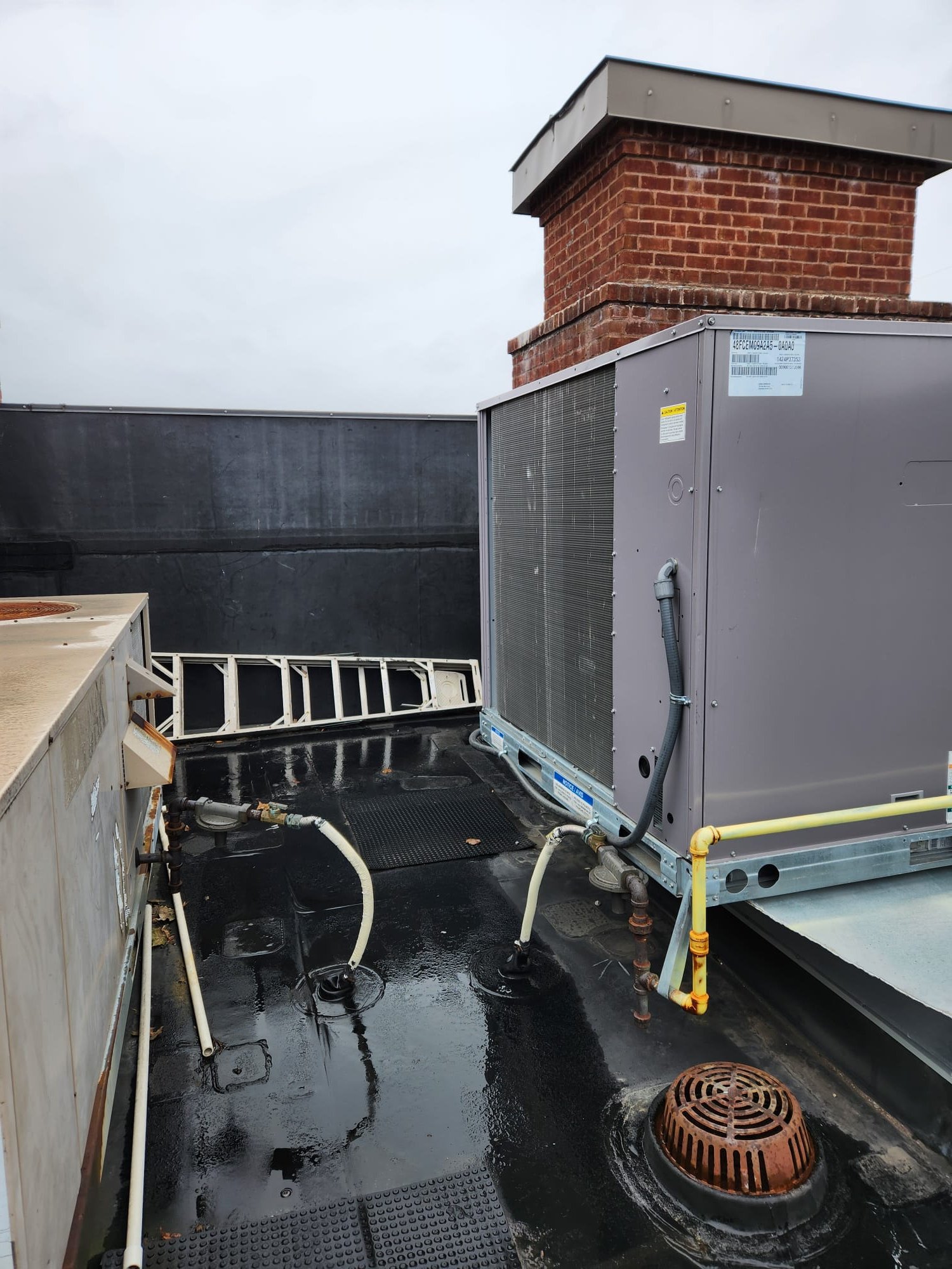 
Remove existing RTU unit 
Equipment:
*Install new Bryant 582LP09M180A3A0AA
Serial# 2125P93991
*8.5 ton, 208/230 3Ph, 180K BTU, 
*Manual fresh air damper
Installation:
*Reconnect to existing high voltage electric and gas line
*Curb transition as needed
*Crane rental
*HVAC permit
Warranty:
*Manufacturers parts warranty 
*1 year Westin Air labor warranty