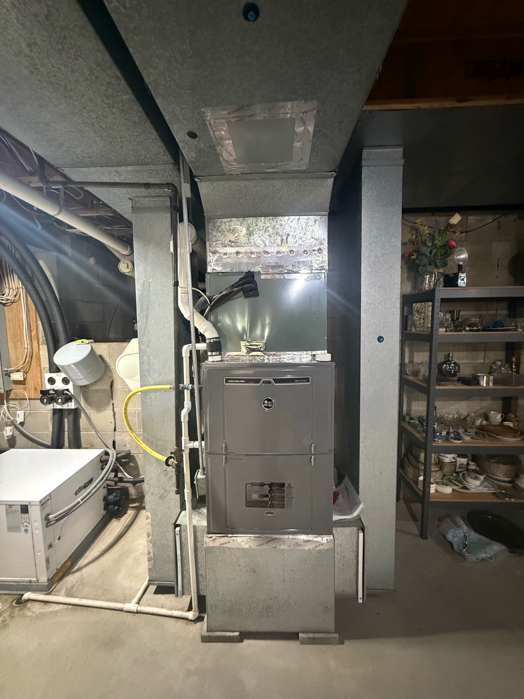 Upon arrival inspected unit and found loop pressure at 0psi. Charged loop to 20psi inlet and 15 outlet. Unit cooling at 18° delta T at this time. No further concerns with unit. 
