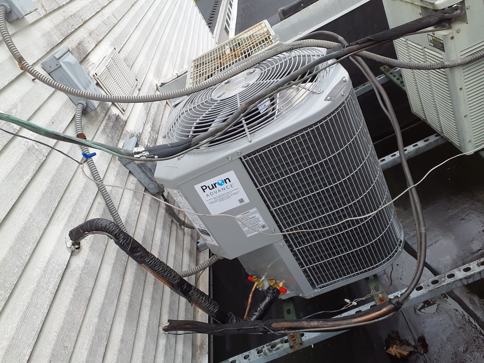 
Install new Bryant air conditioner
Equipment:
Air Conditioner- GA4SAN51800N, 1.5 ton, 13.4 SEER2 Single-Stage Air Conditioner with Puron Advance Refrigerant, R-454B, 1.5 Ton, 208/230 Volt, 1 Phase
Coil- CVAVA1814XMA, Cased Vertical V-Coil, Evaporator Coil with Vertex Technology for Puron Advance (R-454B) Refrigerant Upflow/Downflow Cooling and Heating, 1.5 Ton, R454B, MCHX/ALUM

Installation:
*Reuse existing thermostat
*Reconnect to existing high voltage electric
*Transition to existing supply and return ductwork
*Start up and commission new system
*Westerville HVAC permit

Warranty:
 Bryant manufacturers parts warranty (Annual maintenance must be performed)
1 Year Westin Air labor warranty (Annual maintenance must be performed)


**Price includes crane rental**


