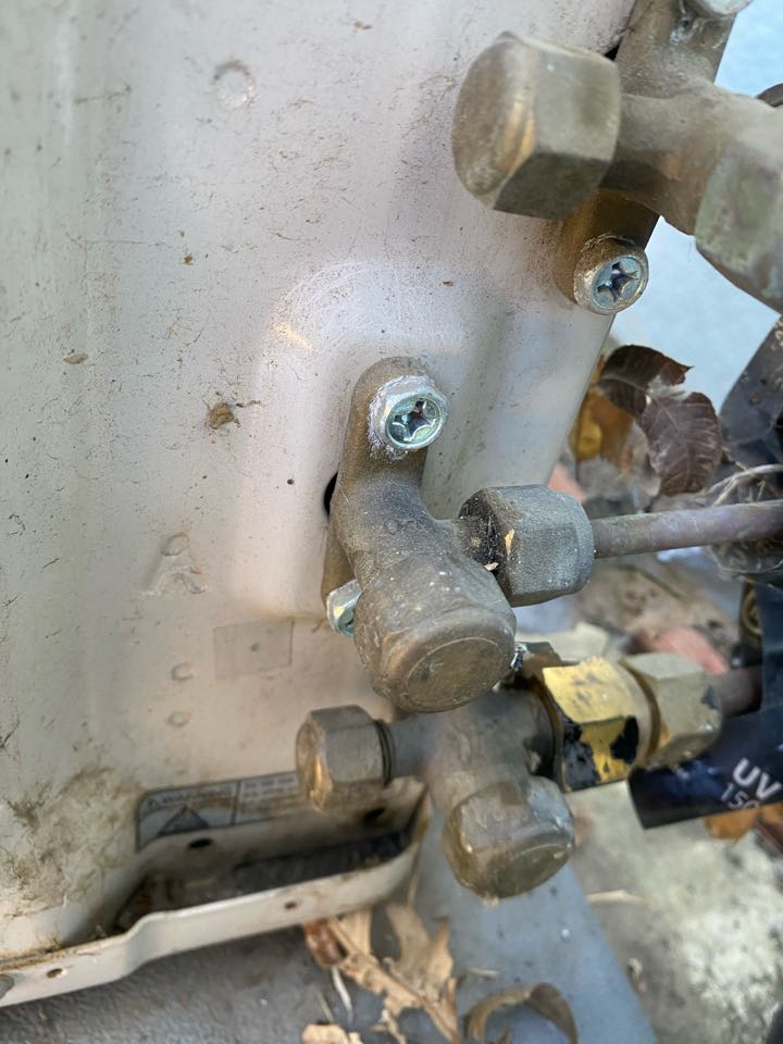 Customer mentioned system had a leak. Went on outdoor condensing unit and investigated refrigerant ports. Found 3 leaking ports with residual oil, checked refrigerant and found system to be low on Freon. Discussed with customer about options, will come back next week to take recover remaining refrigerant, take care of flares, vacuum system, and charge system back up to appropriate levels. Need to reschedule and perform full repair. Performed serviced on E Colusa St in Orland, CA. Customer mentioned system had a leak. Went on outdoor condensing unit and investigated refrigerant ports. Found 3 leaking ports with residual oil, checked refrigerant and found system to be low on Freon. Discussed with customer about options, will come back next week to take recover remaining refrigerant, take care of flares, vacuum system, and charge system back up to appropriate levels. Need to reschedule and perform full repair. Performed serviced on E Colusa St in Orland, CA.