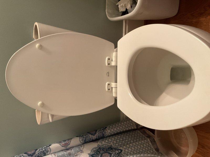 Performed routine toilet maintenance and cleaning service. Inspected toilet components including lid, seat, hinges, and bowl to ensure proper operation and cleanliness. Applied toilet cleaning solution using in-bowl cleaning device to sanitize and maintain fixture hygiene.